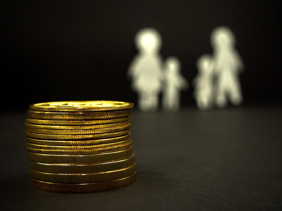 "Family and Money - Child Support, Financial Troubles" by advokatsmart.no is licensed under CC BY 2.0.