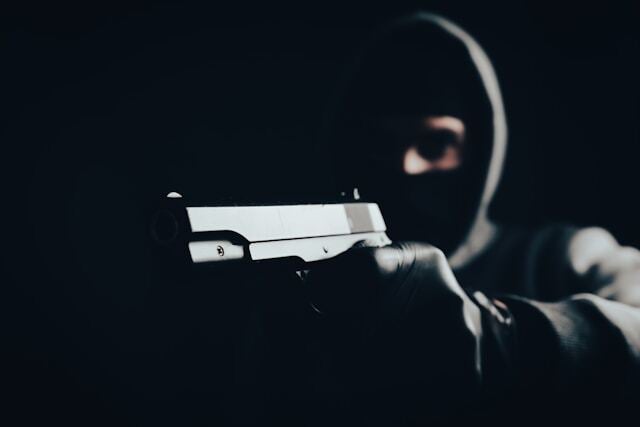 robbery and assault victims inadequate security