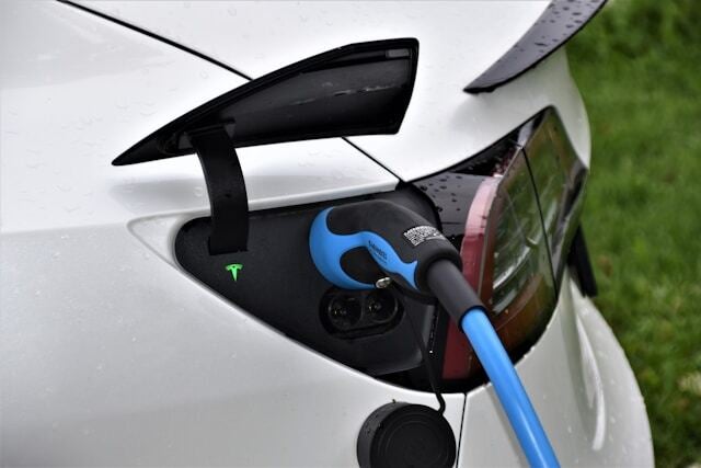 electronic vehicle accidents injury laws