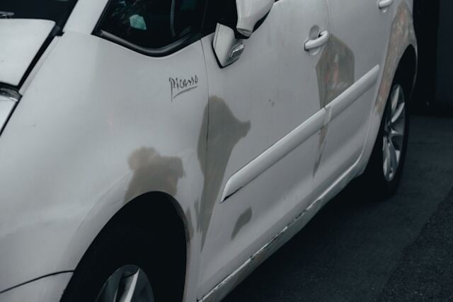 sideswipe accident causes and who was at-fault
