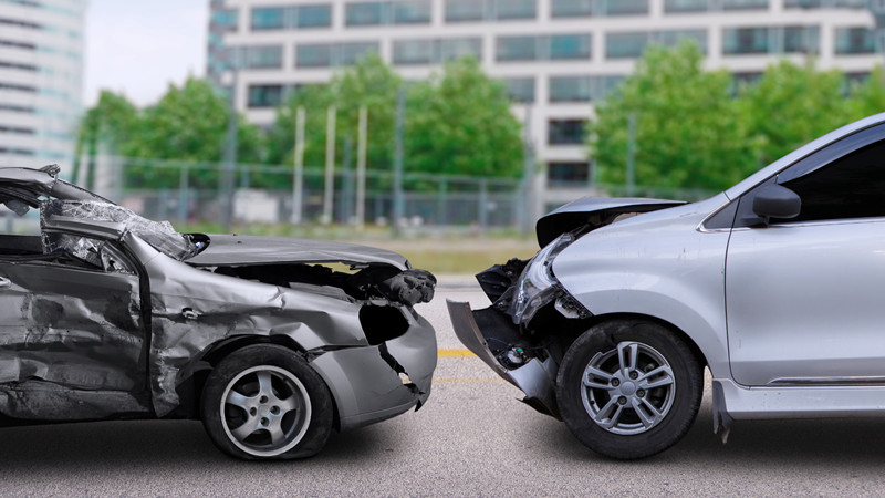 1 Injured in Head-On Collision at E 31st St & S Hickory St