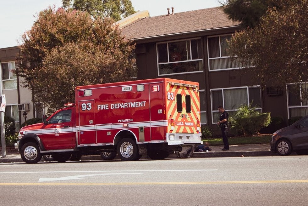 3 Injured, 1 Ejected in Car Crash on Livingston Dr
