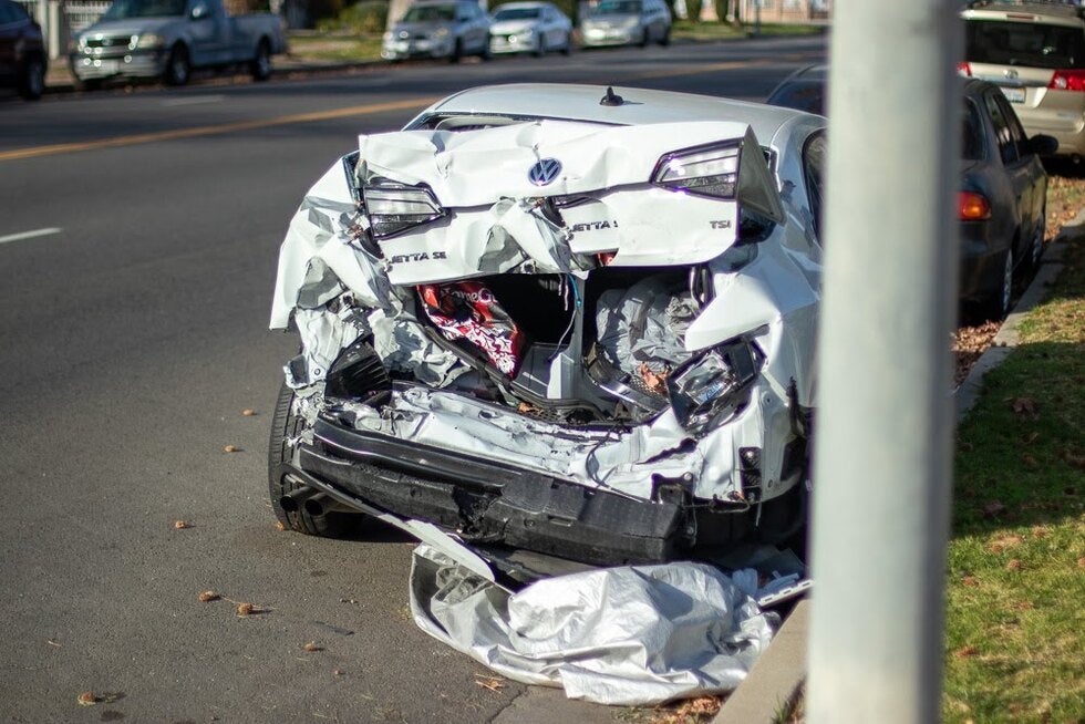 Serious Injury Crash Flips Vehicle on I-40 W near Hollywood
