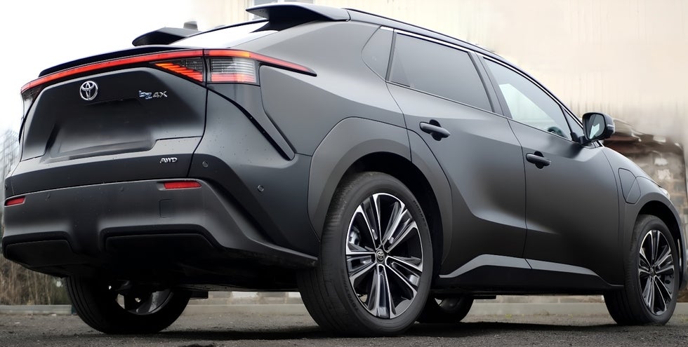 Toyota bZ4X 2023–2025: 12V Battery Problems