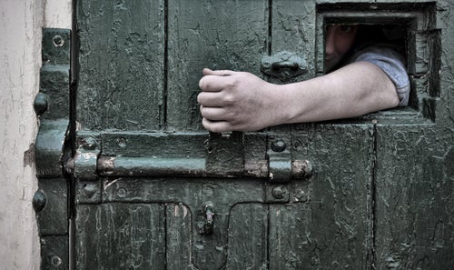 Escape Under California Penal Code 107 Defense Lawyers in California