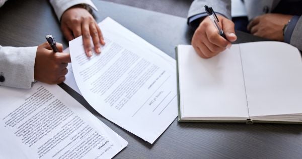 contract law lawyer agreement
