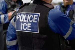 Assault on a Federal Officer: 18 U.S. Code § 111 Laws, Penalties, & Defenses