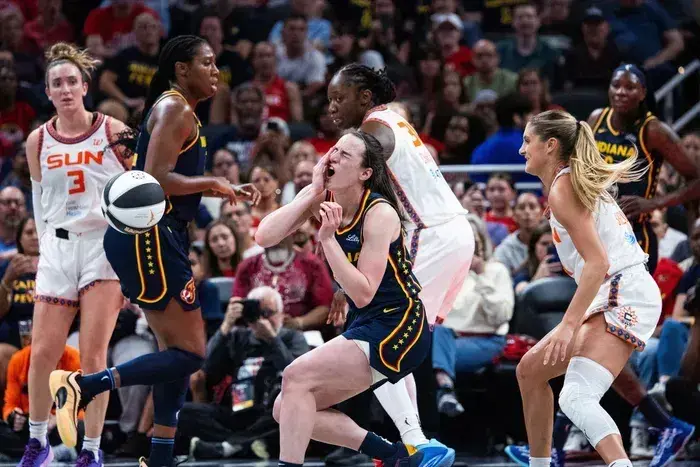 WNBA Indiana Fever and Suns Fight